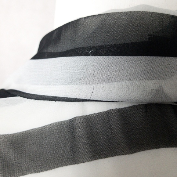 NWOT Pin Sheer Through Blouse - Picture 3 of 4